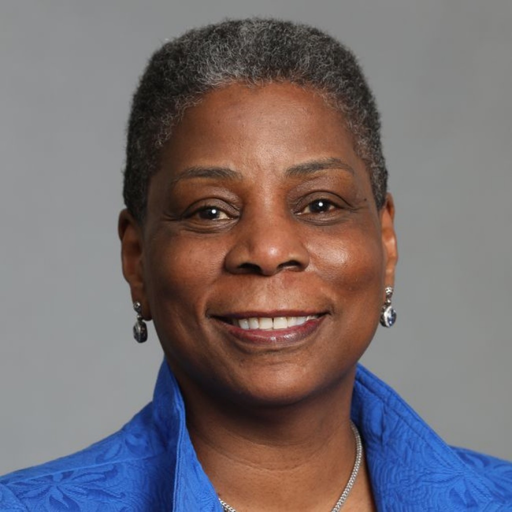 Ursula Burns Headshot HR