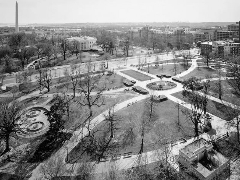 LafayetteSquare feature LibraryofCongress.jpg bw aerial