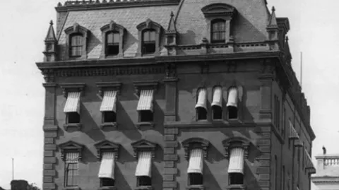 A photo of the building 
